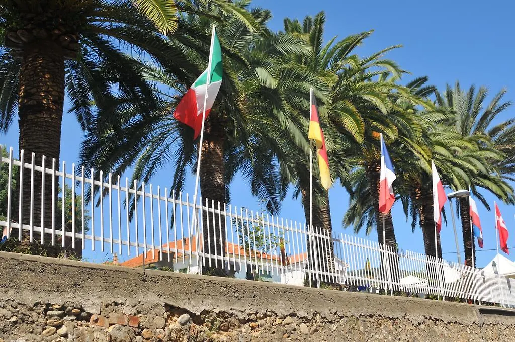 Il Borgo Degli Ulivi Resort Pietra Ligure İtalya