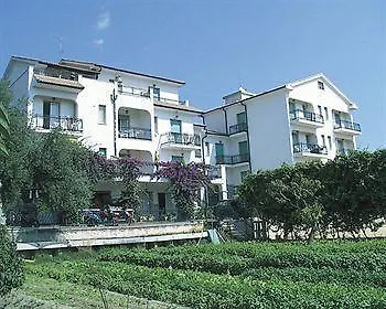פייטרה ליגורה Il Borgo Degli Ulivi Resort 3*, פייטרה ליגורה