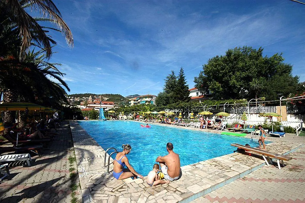 פייטרה ליגורה Il Borgo Degli Ulivi Resort מלון דירות פייטרה ליגורה