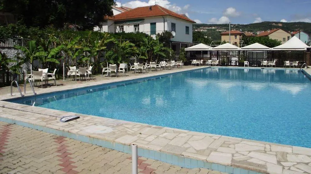 פייטרה ליגורה Il Borgo Degli Ulivi Resort מלון דירות