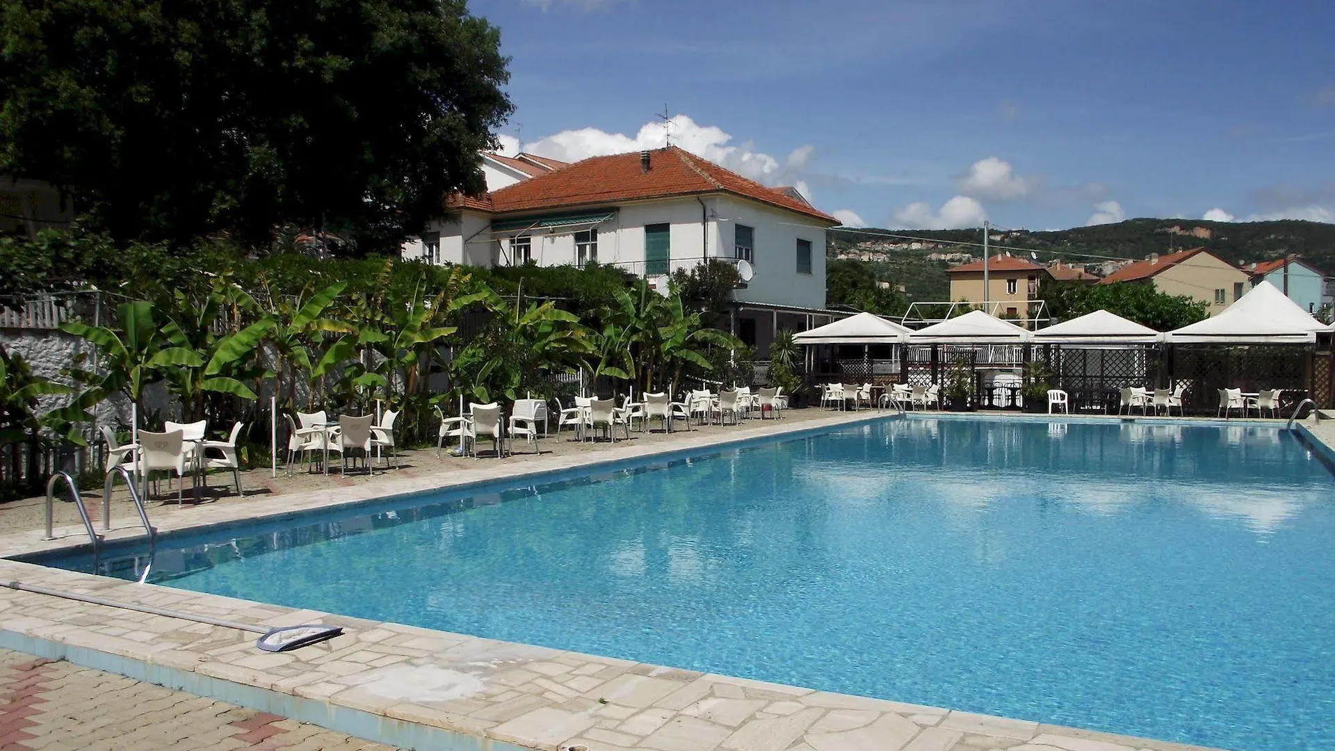 מלון דירות פייטרה ליגורה Il Borgo Degli Ulivi Resort