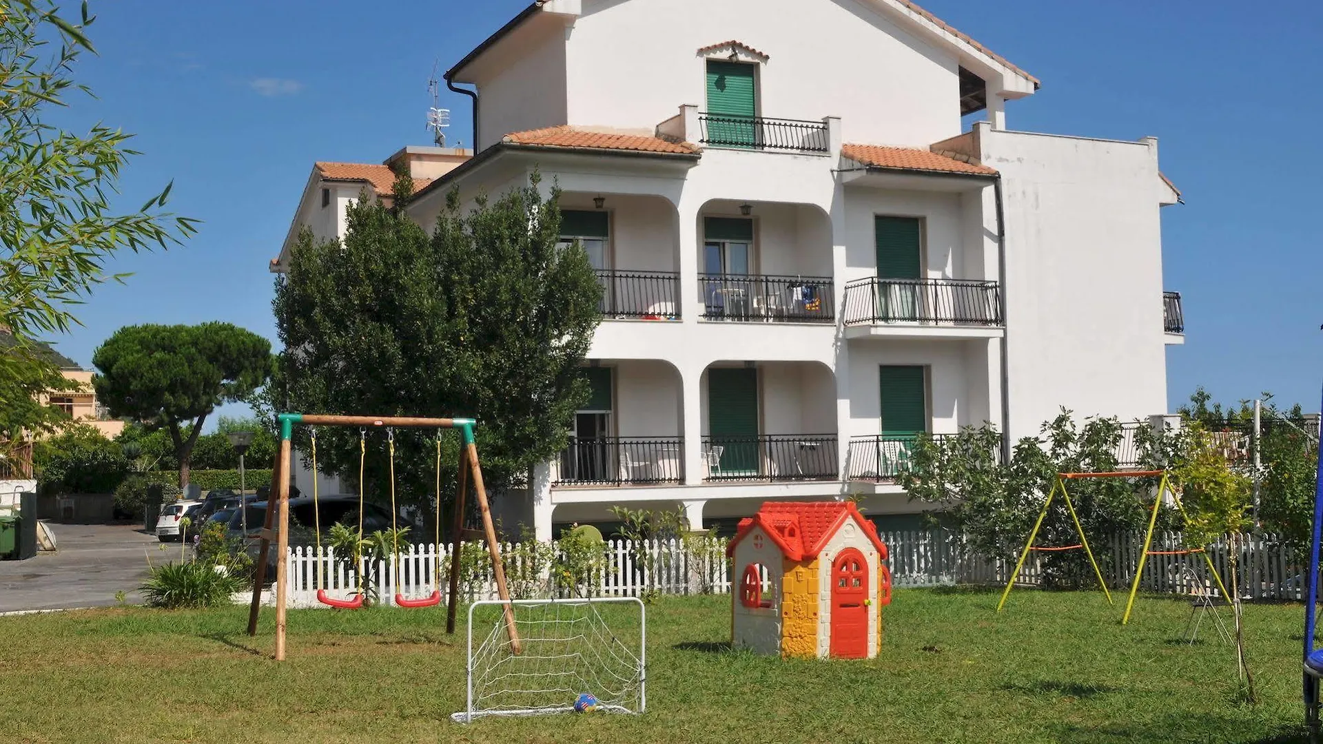 Il Borgo Degli Ulivi Resort Pietra Ligure İtalya